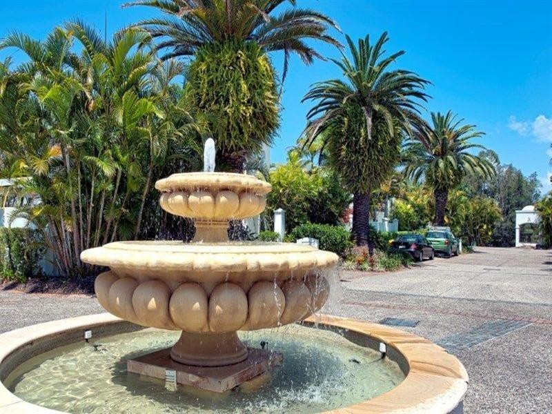 100 Cotlew Street East, Southport QLD 4215