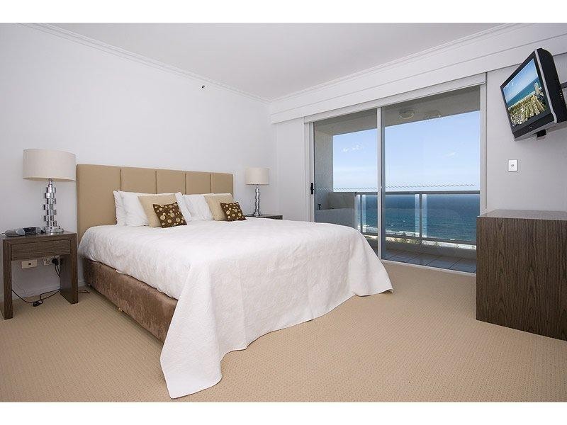 1 Hughes Avenue, Main Beach QLD 4217