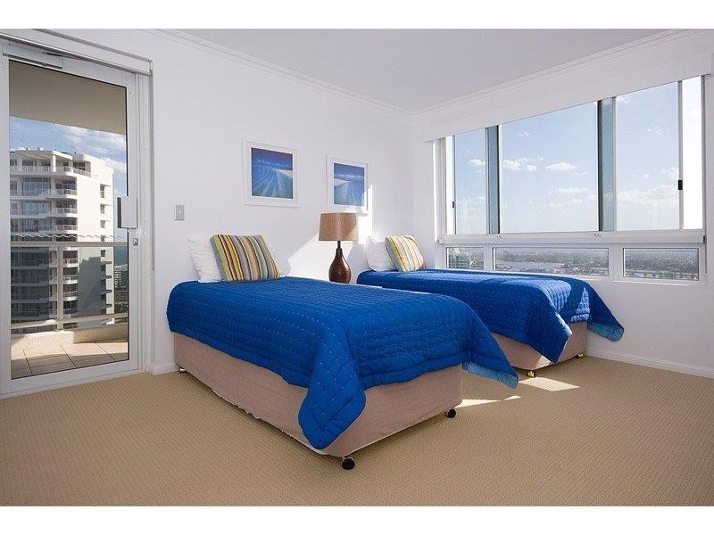 1 Hughes Avenue, Main Beach QLD 4217