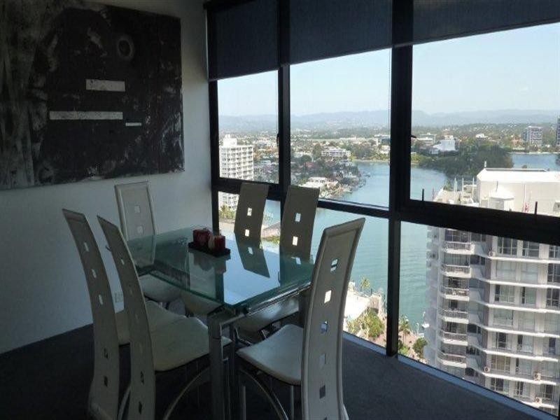 9 Ferny Avenue, Surfers Paradise QLD 4217