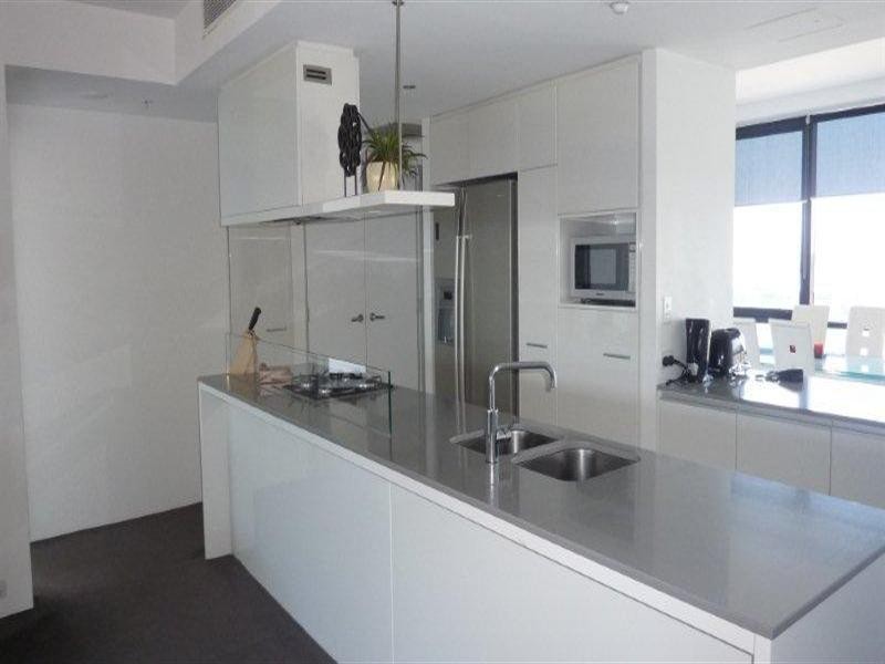 9 Ferny Avenue, Surfers Paradise QLD 4217