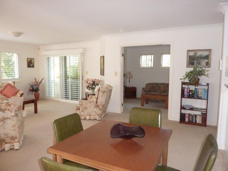 100 Cotlew Street East, Southport QLD 4215