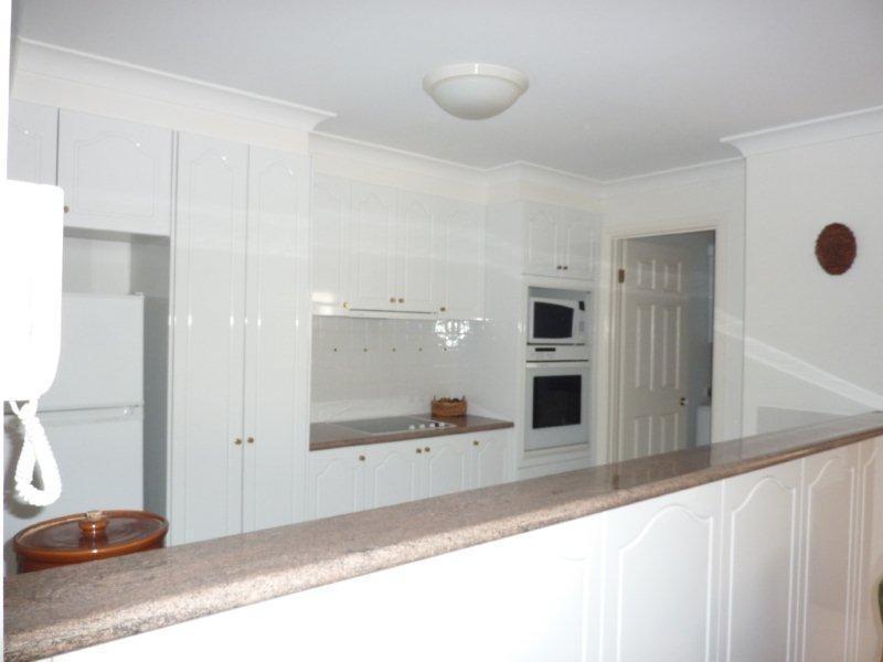 100 Cotlew Street East, Southport QLD 4215