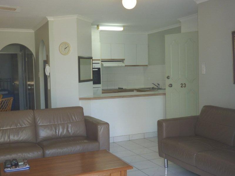 11 Breaker Street, Main Beach QLD 4217