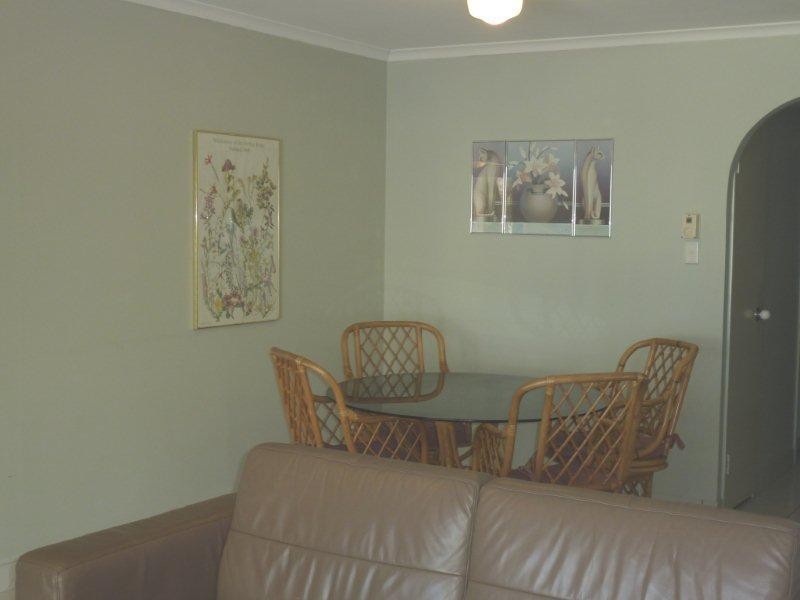 11 Breaker Street, Main Beach QLD 4217