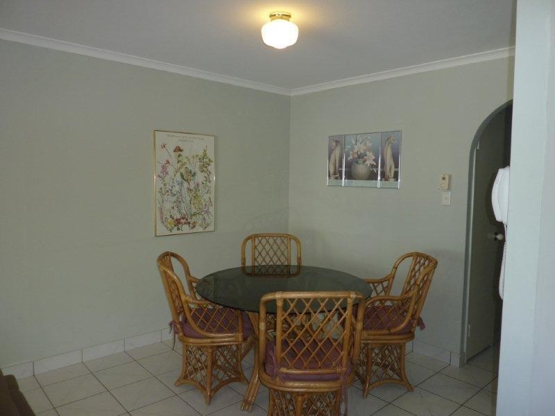 11 Breaker Street, Main Beach QLD 4217