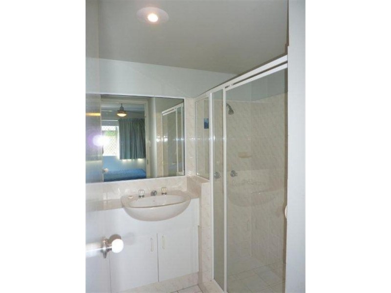 11 Breaker Street, Main Beach QLD 4217