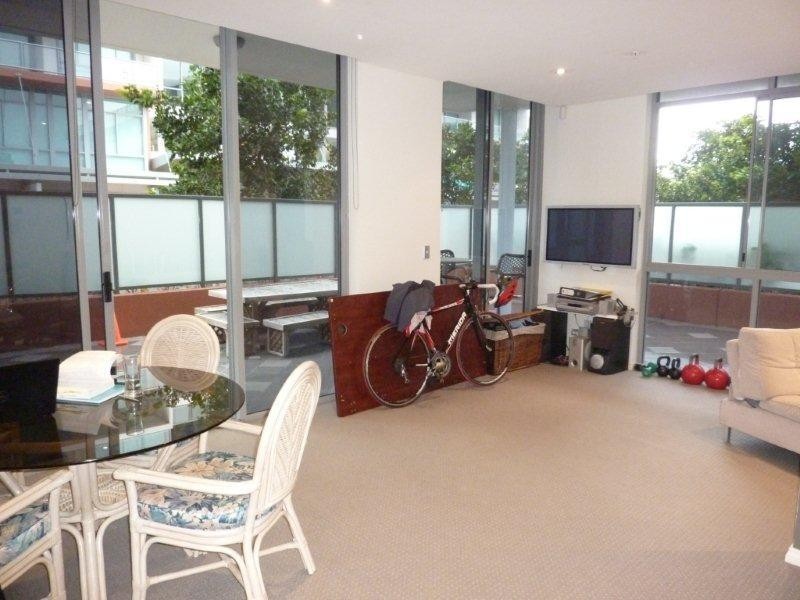 3 Como Crescent, Southport QLD 4215