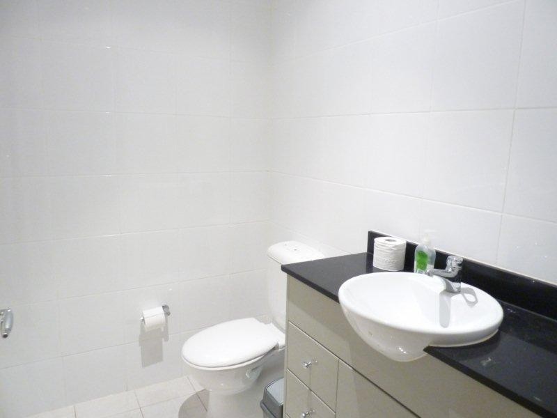 3 Como Crescent, Southport QLD 4215