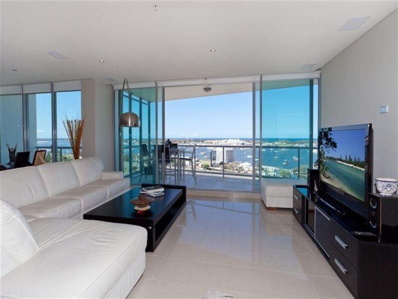 1 Como Crescent, Southport QLD 4215