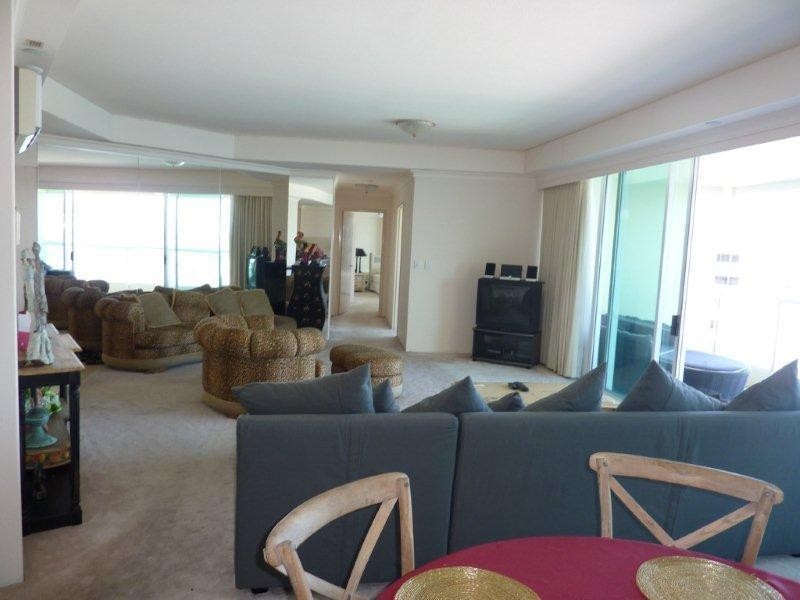 75 Brighton Parade, Southport QLD 4215