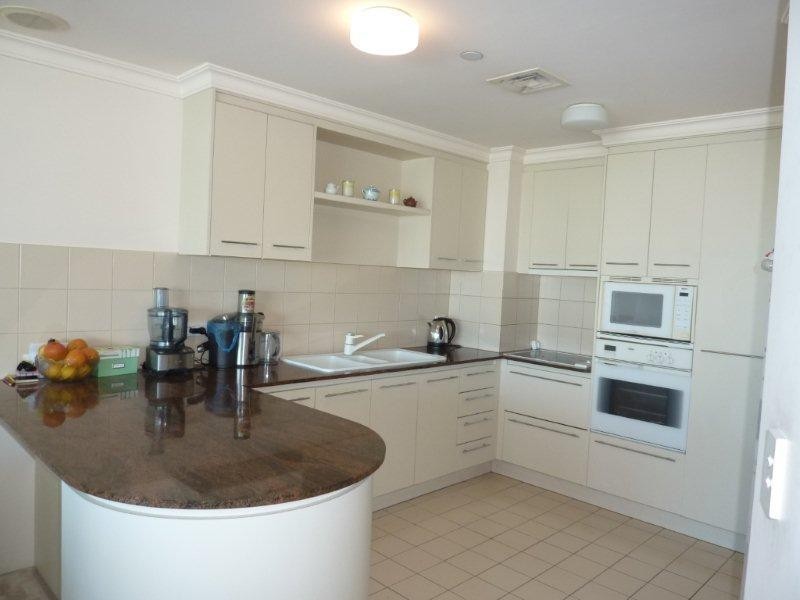 75 Brighton Parade, Southport QLD 4215