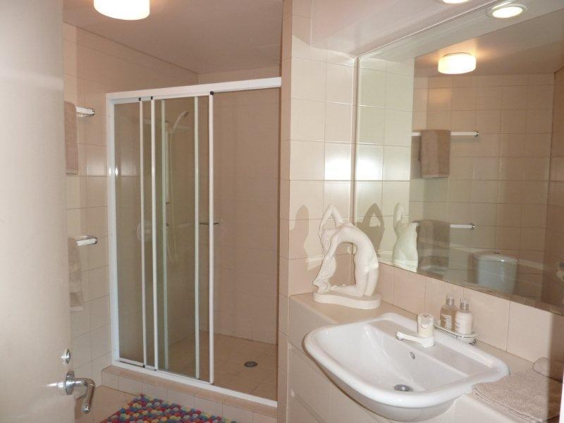 75 Brighton Parade, Southport QLD 4215