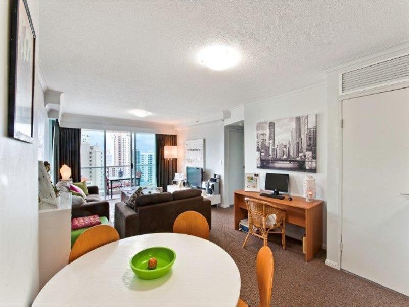 15 Breaker Street, Main Beach QLD 4217
