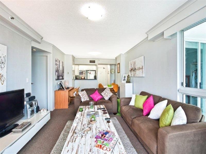 15 Breaker Street, Main Beach QLD 4217