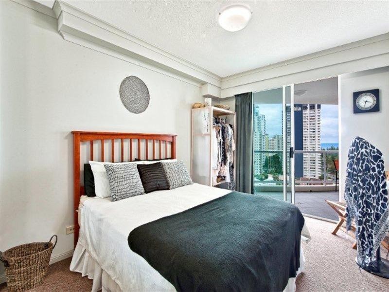 15 Breaker Street, Main Beach QLD 4217