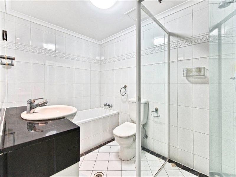 15 Breaker Street, Main Beach QLD 4217