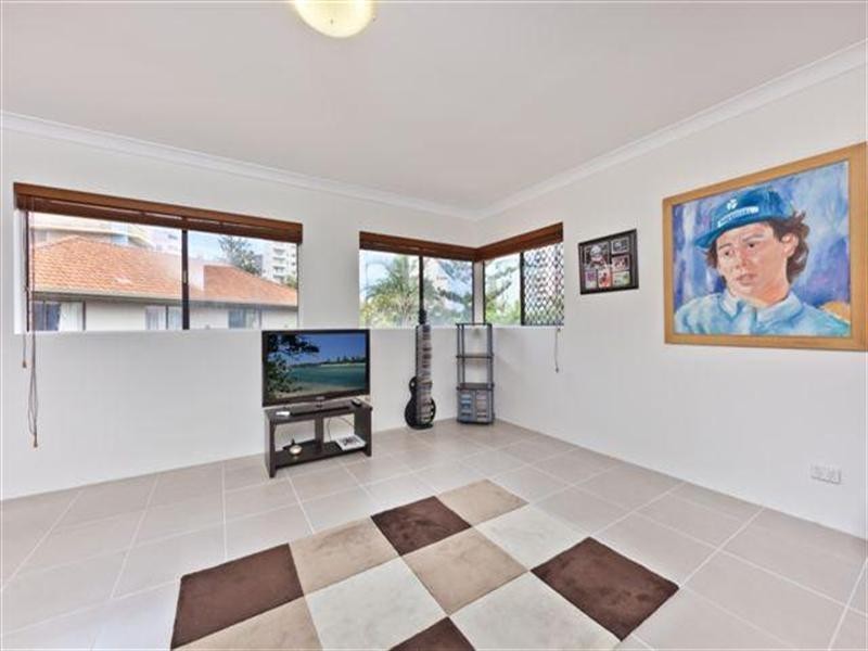 9 Old Burleigh Road, Surfers Paradise QLD 4217