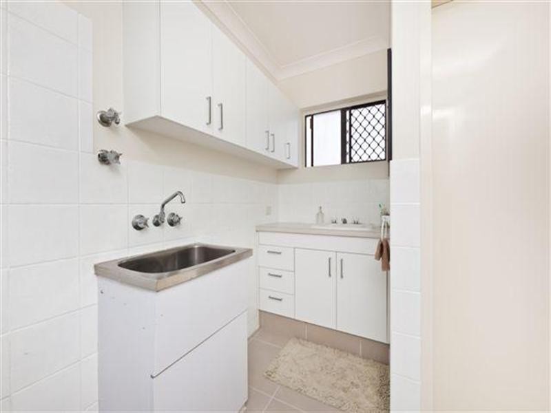 9 Old Burleigh Road, Surfers Paradise QLD 4217