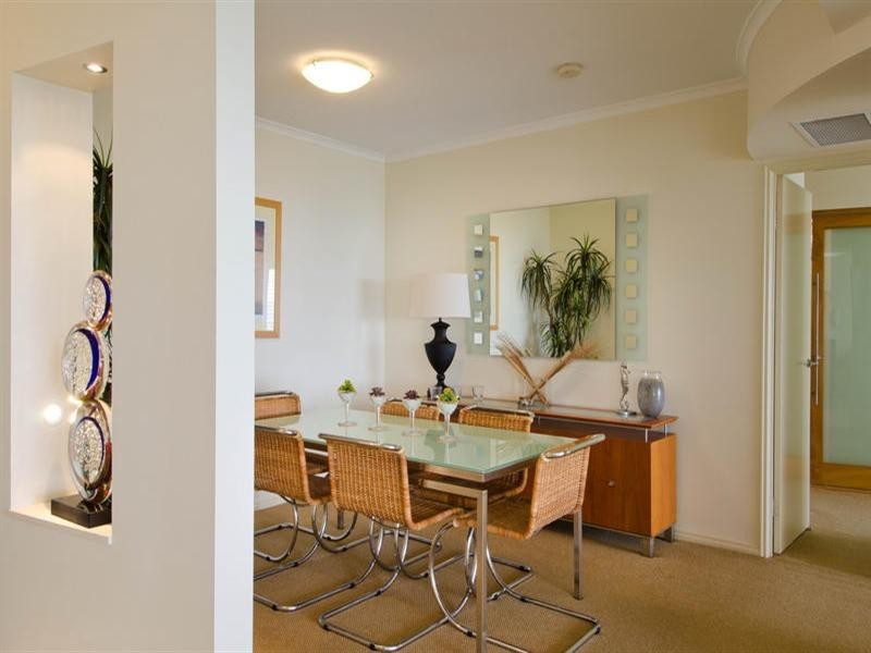 1 Lennie Avenue, Main Beach QLD 4217