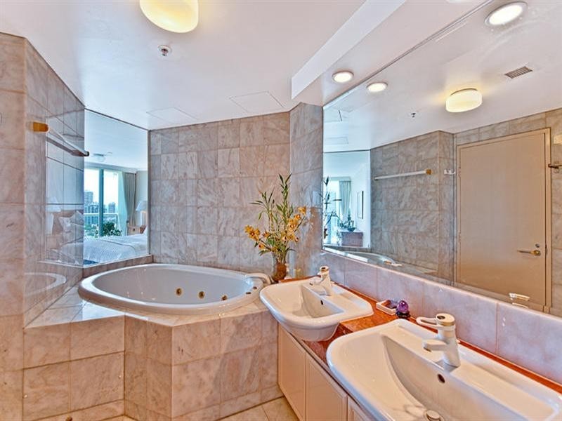 C18-2 Rivage Royale 75 Brighton Parade, Southport QLD 4215