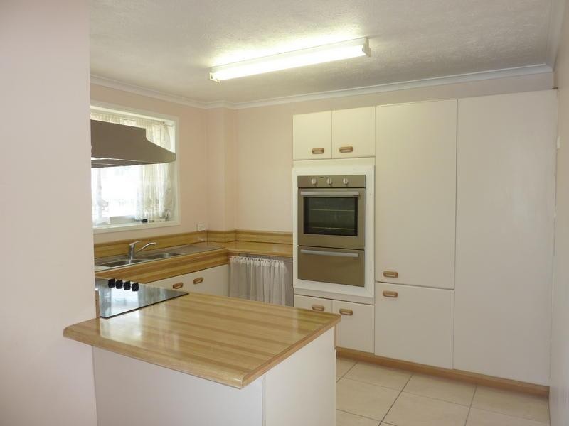 10 192 Ferny Avenue, Main Beach QLD 4217