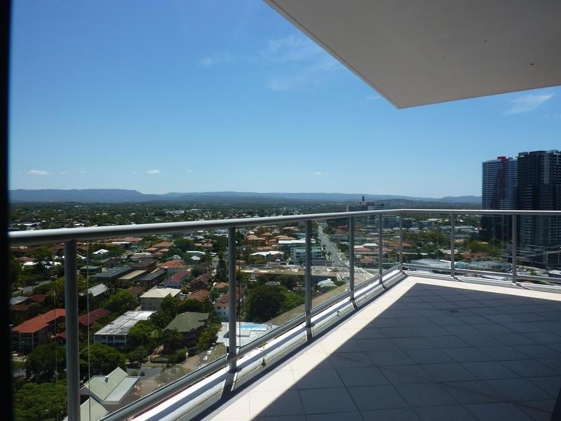 1 Como Crescent, Southport QLD 4215