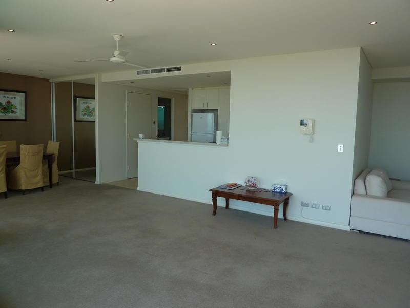 1 Como Crescent, Southport QLD 4215