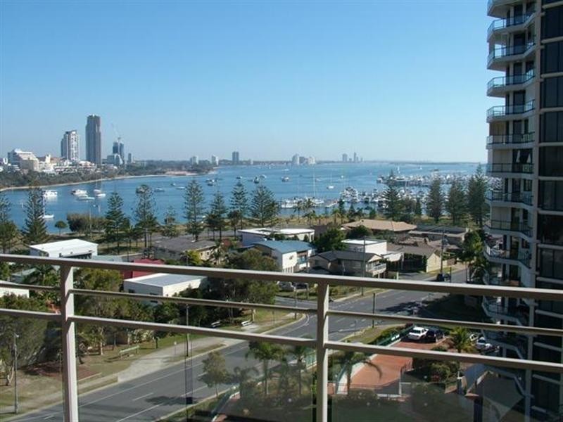 1 Lennie Avenue, Main Beach QLD 4217