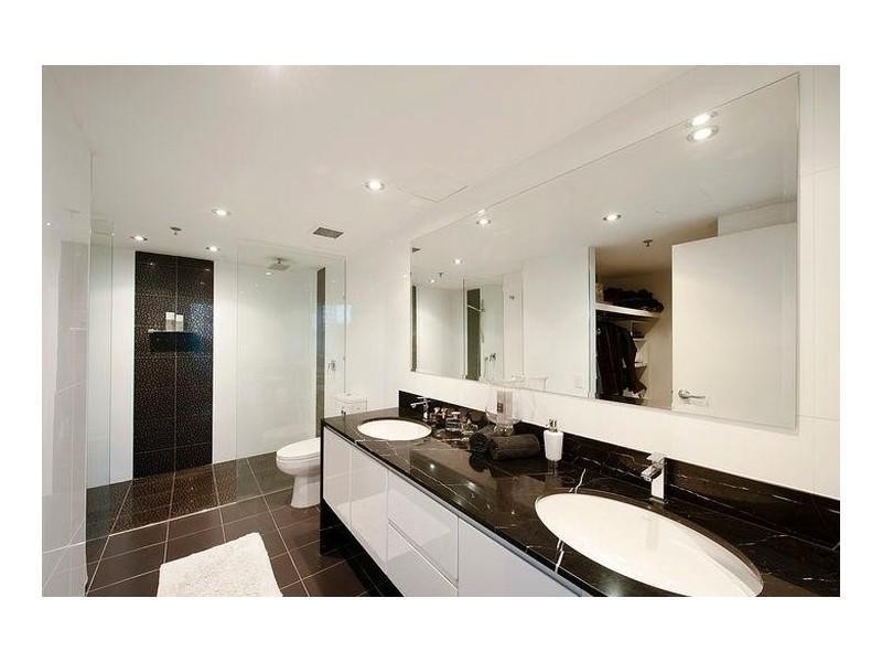 3 Tedder Avenue, Main Beach QLD 4217