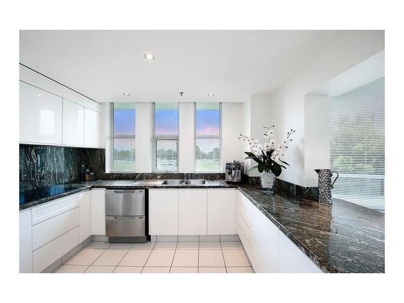 3 Tedder Avenue, Main Beach QLD 4217