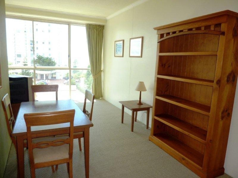 52 Pacific Street, Main Beach QLD 4217