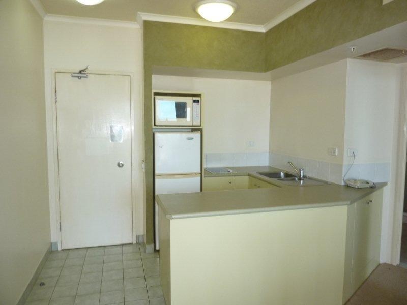 52 Pacific Street, Main Beach QLD 4217