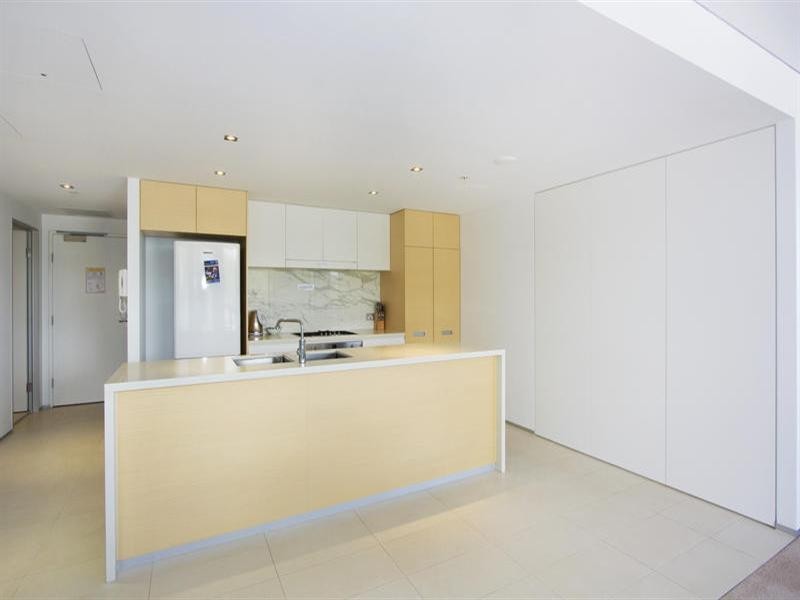 6 The Esplanade, Burleigh Heads QLD 4220