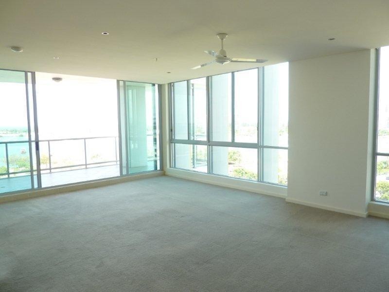 1 Como Crescent, Southport QLD 4215