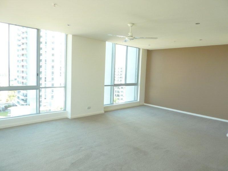 1 Como Crescent, Southport QLD 4215