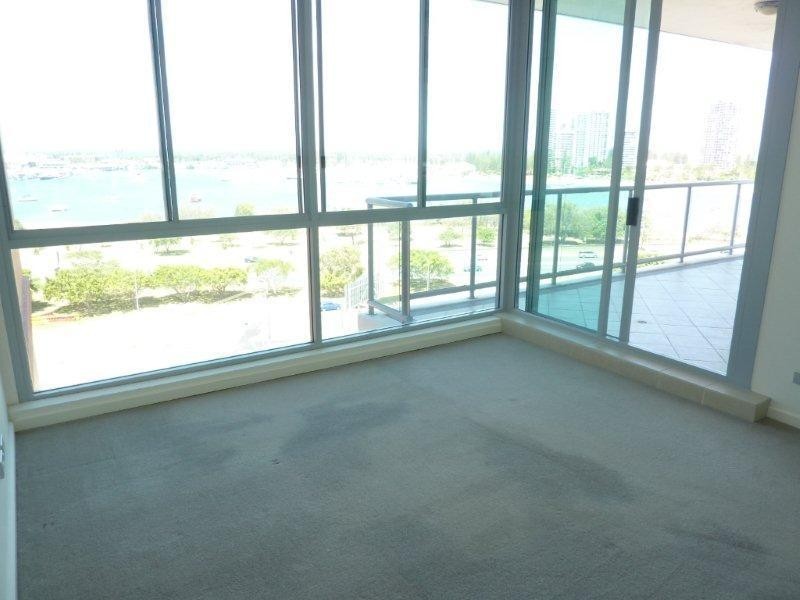 1 Como Crescent, Southport QLD 4215