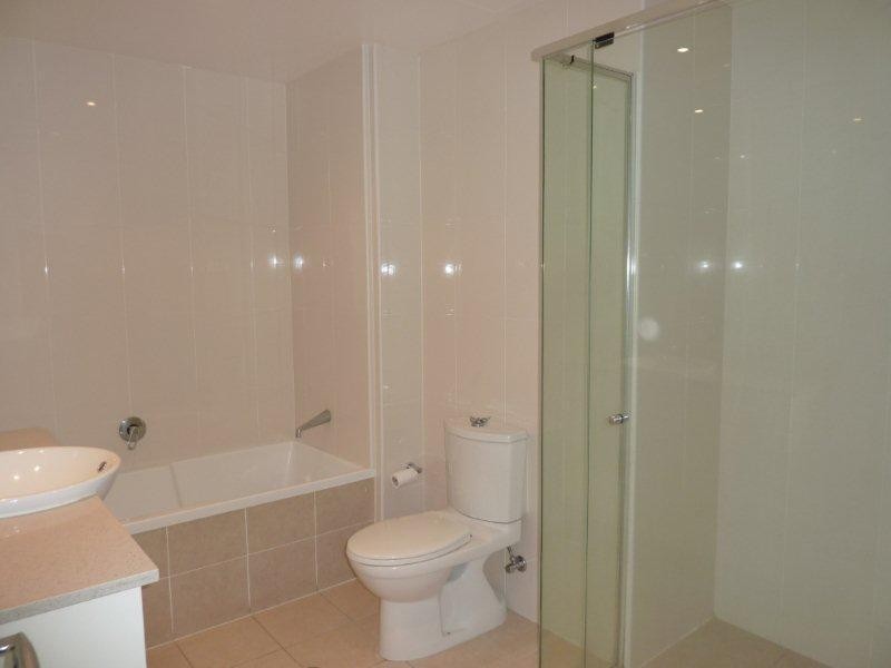 1 Como Crescent, Southport QLD 4215