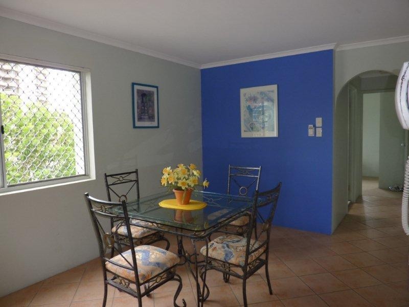 11 Breaker Street, Main Beach QLD 4217