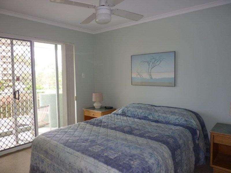 11 Breaker Street, Main Beach QLD 4217