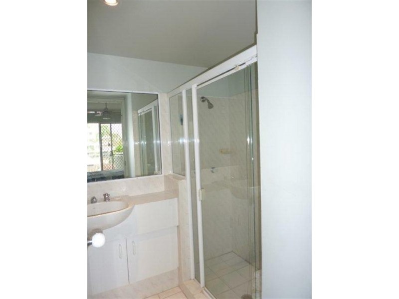 11 Breaker Street, Main Beach QLD 4217