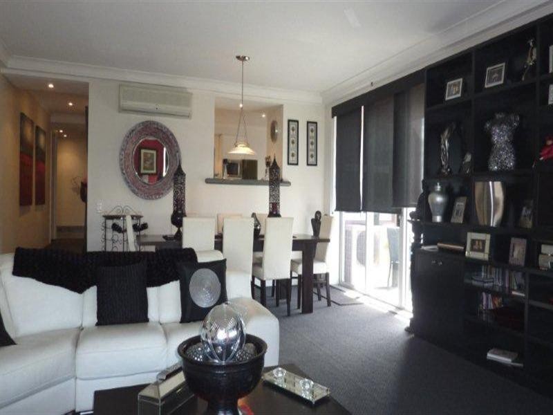 12 Commodore Drive, Surfers Paradise QLD 4217