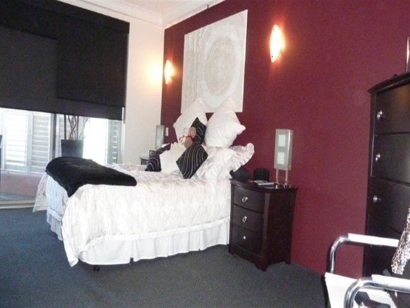 12 Commodore Drive, Surfers Paradise QLD 4217