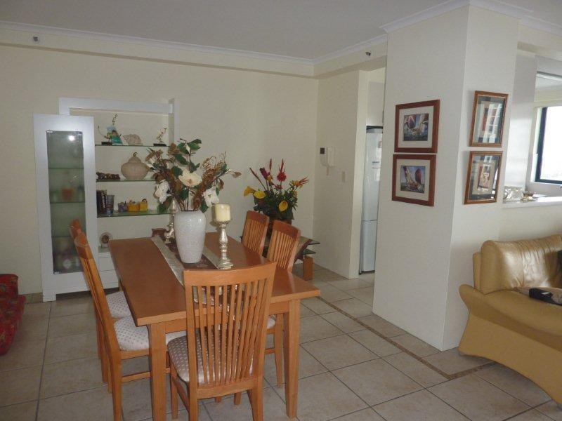 22 Montgomery Avenue, Main Beach QLD 4217