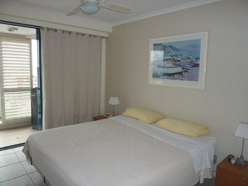 22 Montgomery Avenue, Main Beach QLD 4217