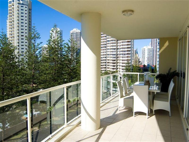 1 Lennie Avenue, Main Beach QLD 4217