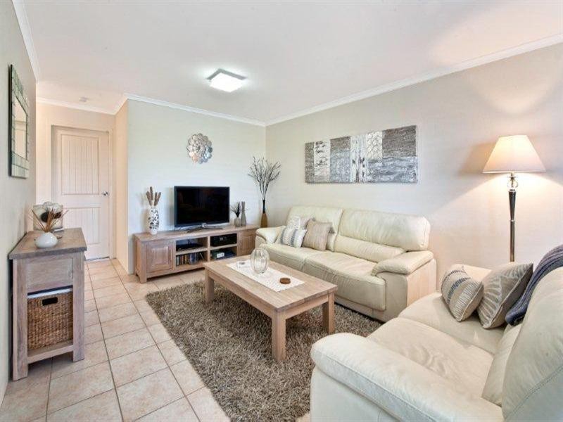 25 Pacific Street, Main Beach QLD 4217