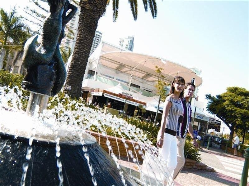 25 Pacific Street, Main Beach QLD 4217