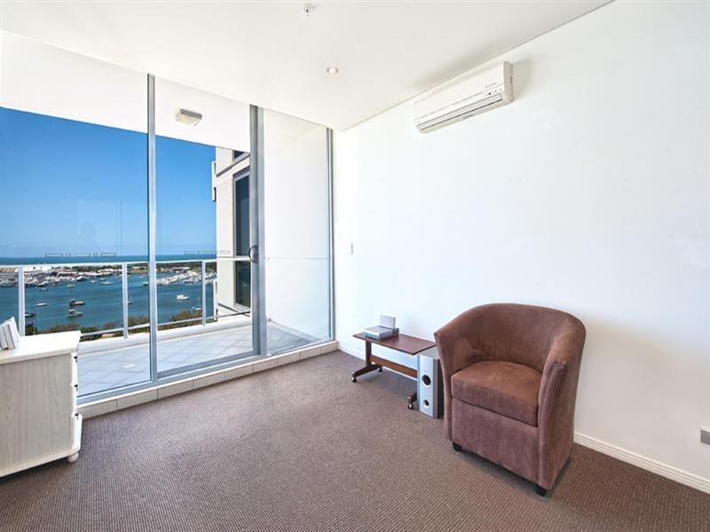 4 Como Crescent, Southport QLD 4215