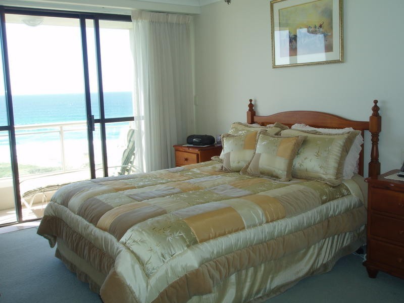 Main Beach QLD 4217